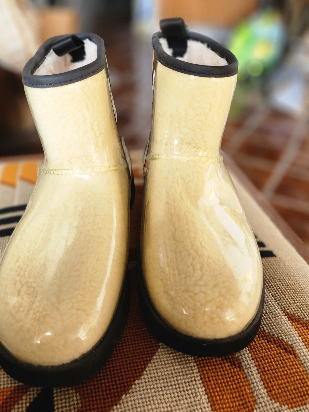 UGG Classic Clear Mini Waterproof Boots Natural Black Women's Size 10
